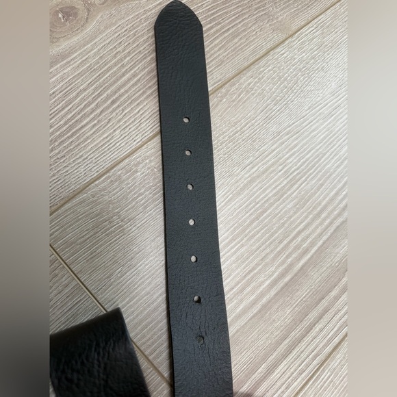 J. Crew Oval buckle belt in Italian leather black main image 6